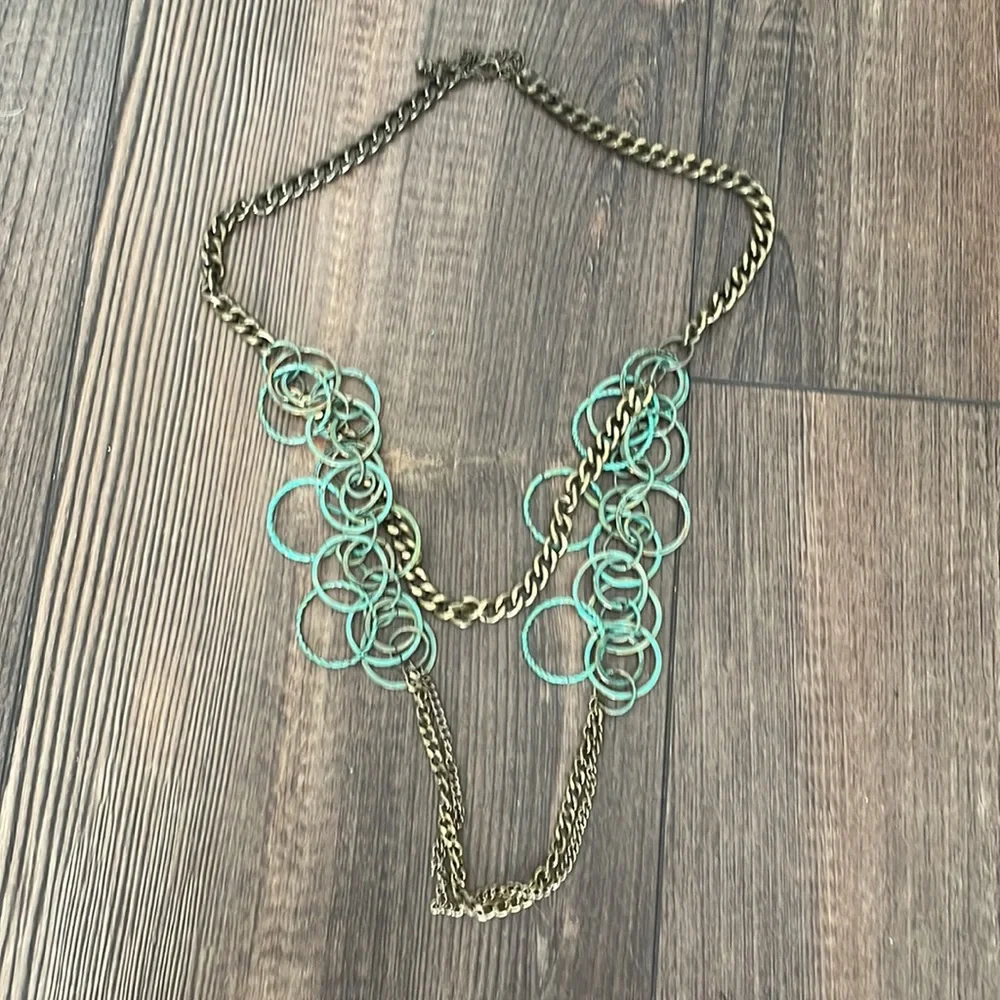 😀‎ Free w/ Purchase Chain Statement Necklace!
